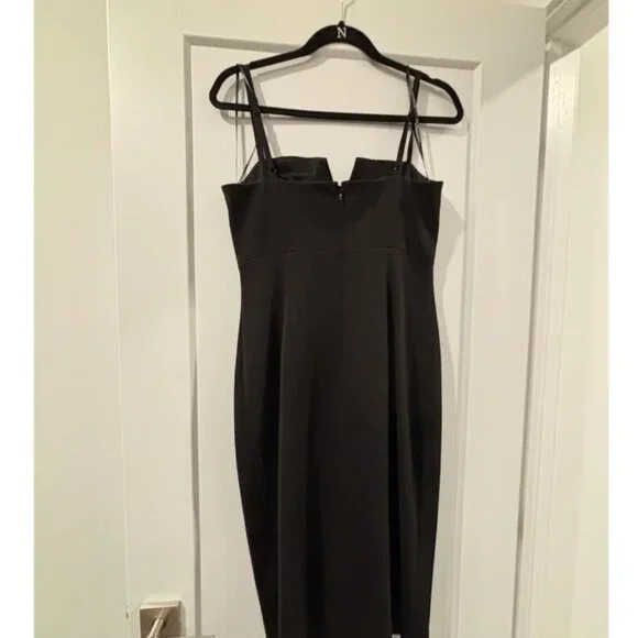 Black Dress - Picture 3 of 3